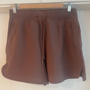 Lulu lemon “licence to train high rise short” size 8